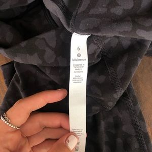Lululemon Animal print 28” aligns